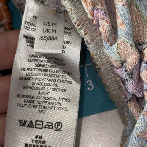 Urban Outfitters Multicolor Zigzag Patterned Puff Sleeve Crop Top Size Medium - Picture 10 of 10